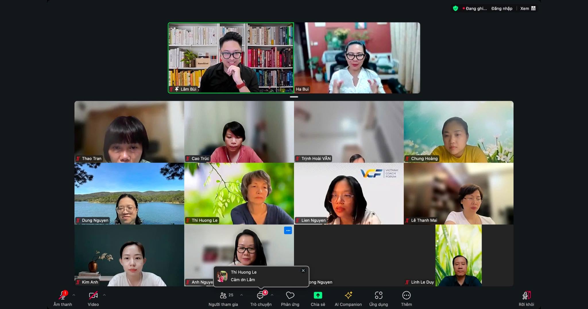 Lâm Bùi trong buổi họp online cùng cộng đồng Coach